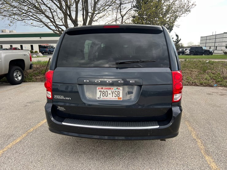 2013-dodge-caravan-image-5