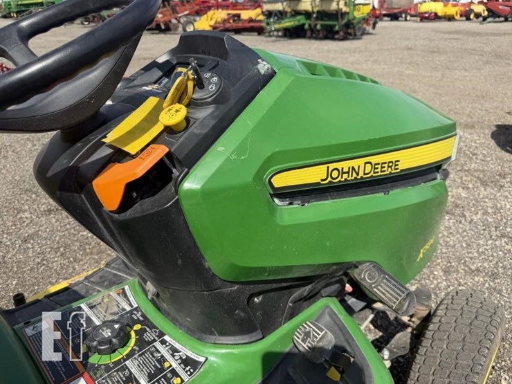 2018-john-deere-x584-image-12