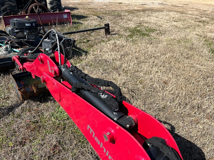 2024-mahindra-1626b-backhoe-loader-attachment-image-12