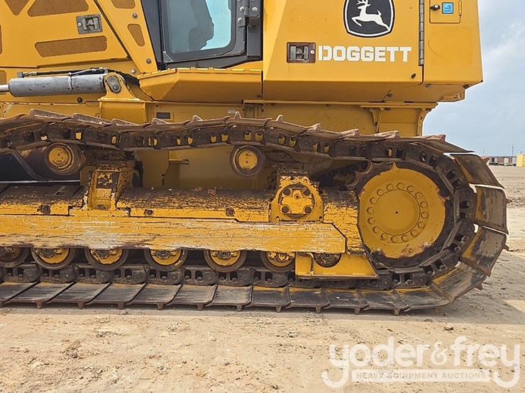 2019-deere-700k-lgp-image-12