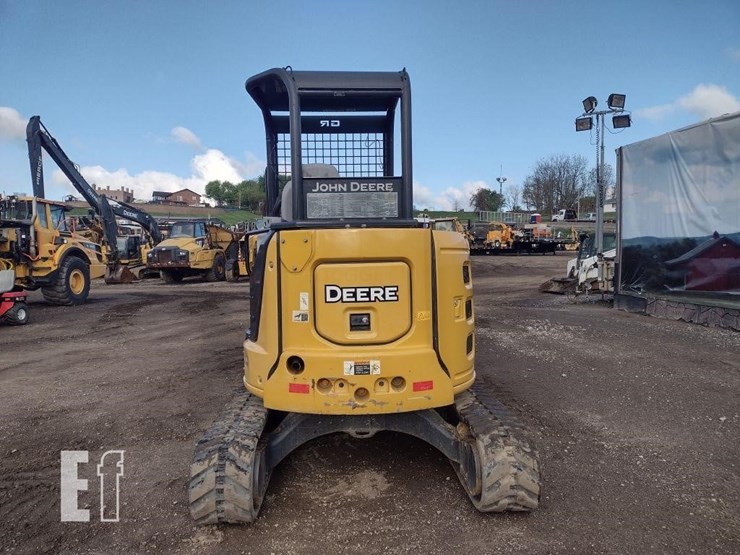 2018-deere-35g-image-4