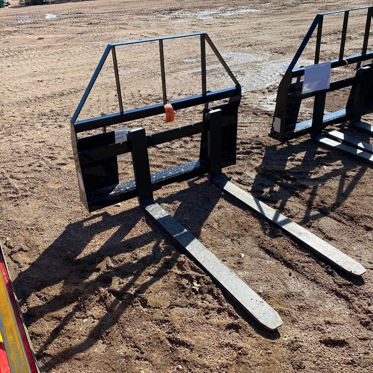 #4091 • Mower King 4,000 lbs Capacity Pallet Fork Attachment