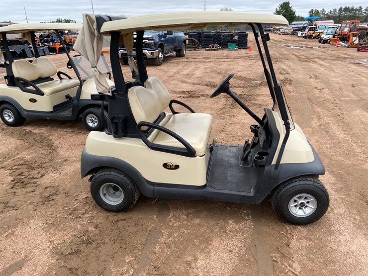 #1580-•-club-car-electric-golf-cart-with-charger-image-5