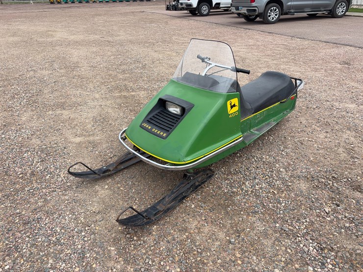 john-deere-400-image-1