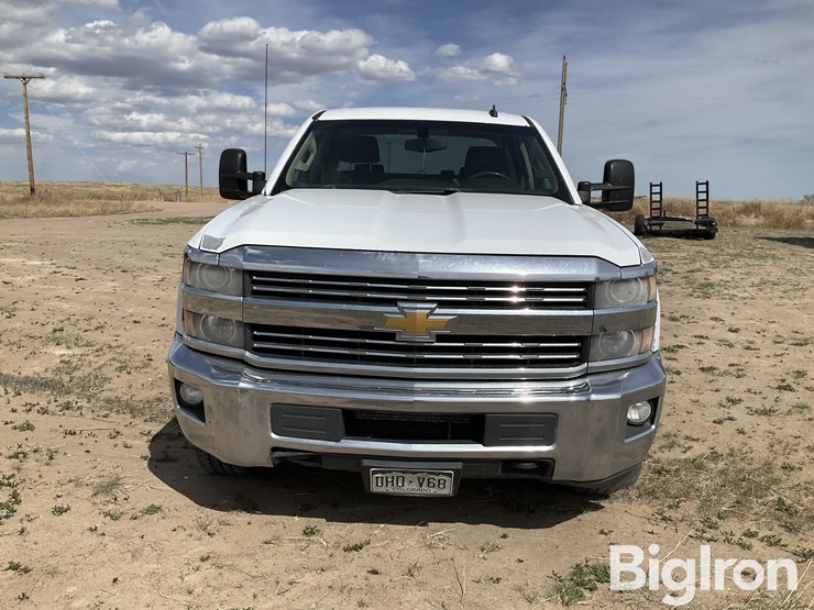 2015-chevrolet-silverado-2500-image-2