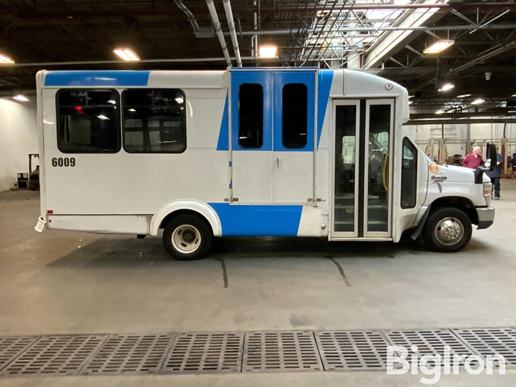 2018-ford-e450-image-4
