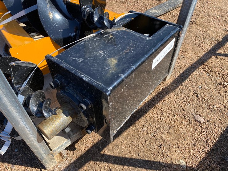 #4076-•-new-hydraulic-auger-attachment-with-(3)-bits-image-8