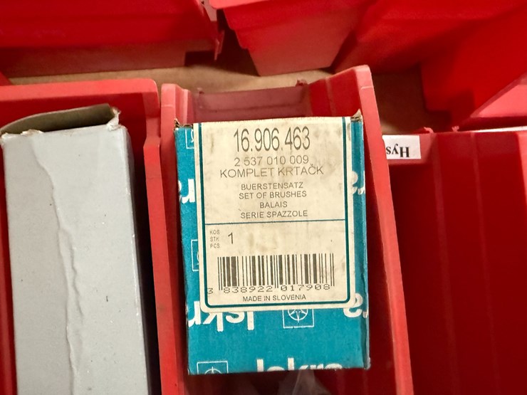 #2042-•-pallet-of-misc.-forklift-parts-image-5