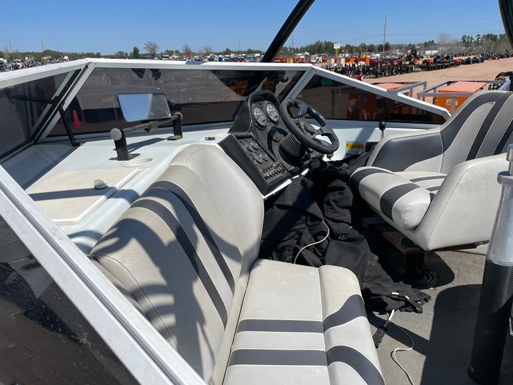 #1565-•-1989-ski-centurion-falcon-19'-ski-boat-(has-reg-card)-image-12
