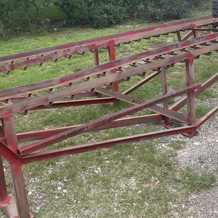 #32 • Showcase Ramp 18ft x 6ft x 3.4ft