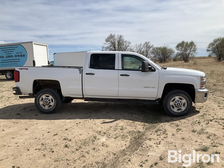 2015-chevrolet-silverado-2500-image-4
