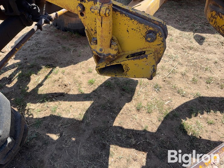caterpillar-12-image-16