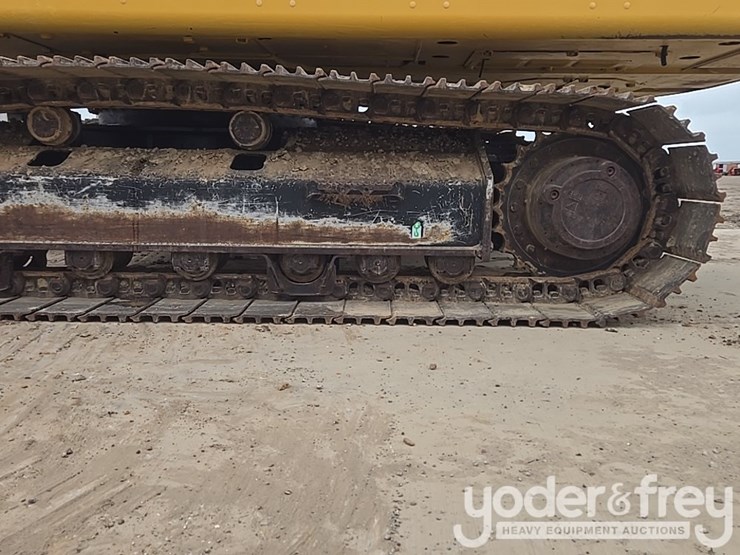 2021-caterpillar-336-image-12