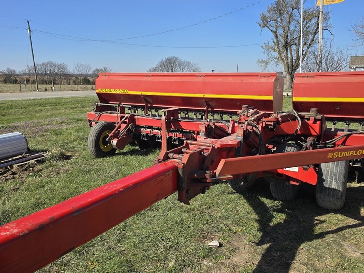 sunflower-9421-drill-image-10