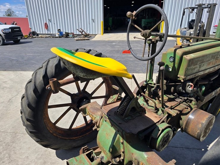 john-deere-model-b-image-19