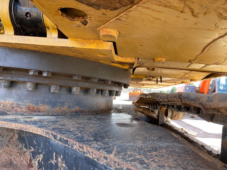 caterpillar-324e-image-26