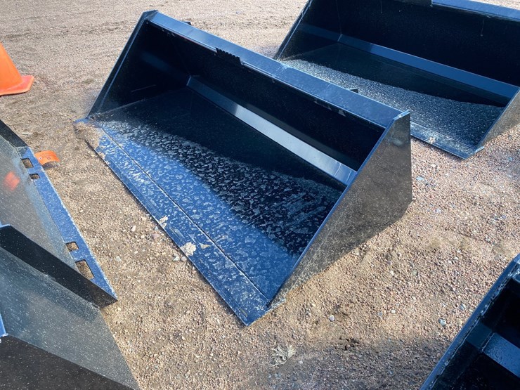 #4054-•-swict-66"-skid-steer-bucket-image-3