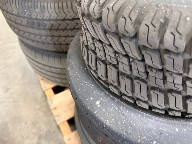 #2053-•-pallet-of-tires-image-6