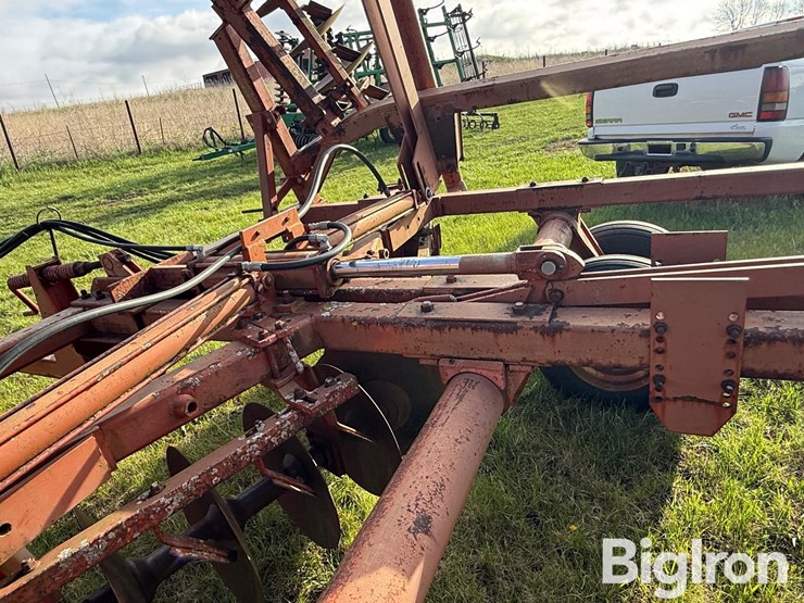 massey-ferguson-820-image-15