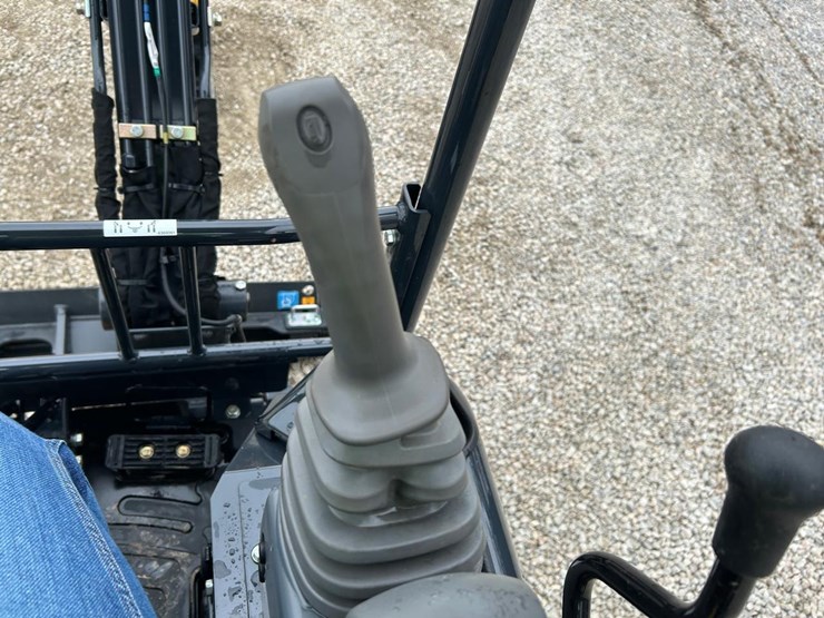 2023-deere-17g-image-20
