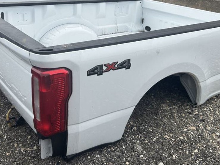 #38-•-2023-ford-truck-super-duty-bed-image-2