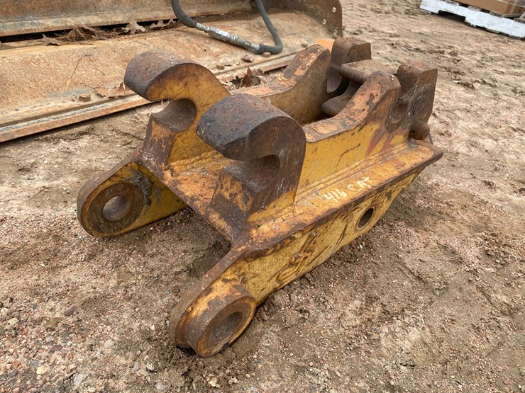 caterpillar-416-image-6
