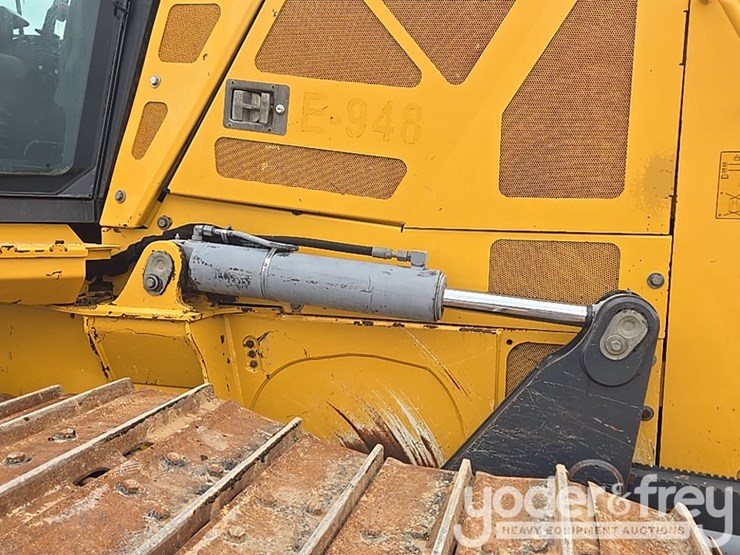 2019-deere-700k-lgp-image-31