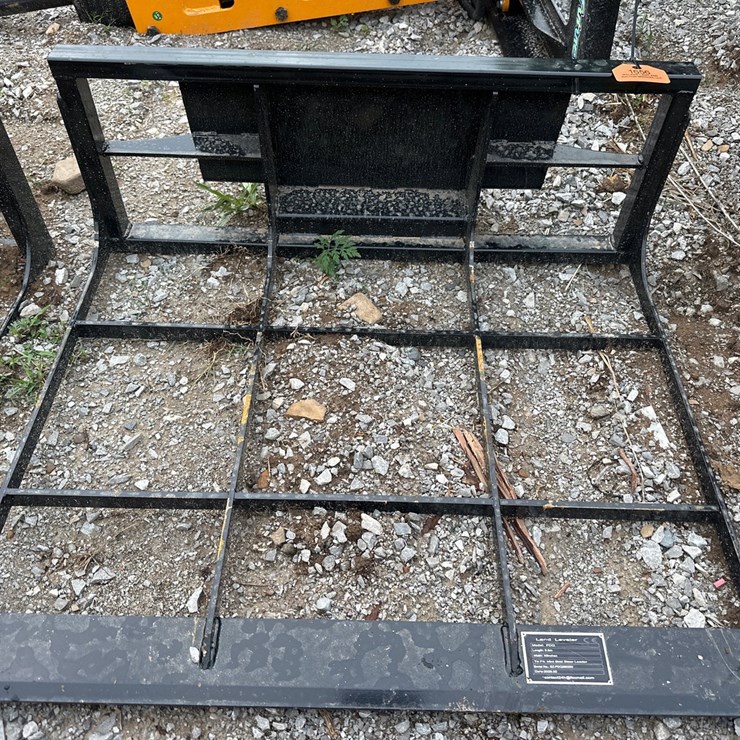 #1631 • Mini skid steer land leveler