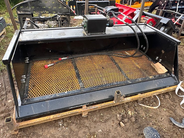 #1641-•-skid-steer-vibrating-bucket-image-1