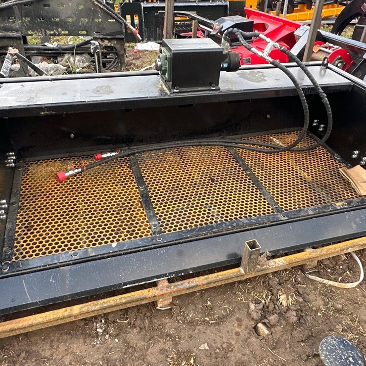 #1641 • Skid steer vibrating bucket