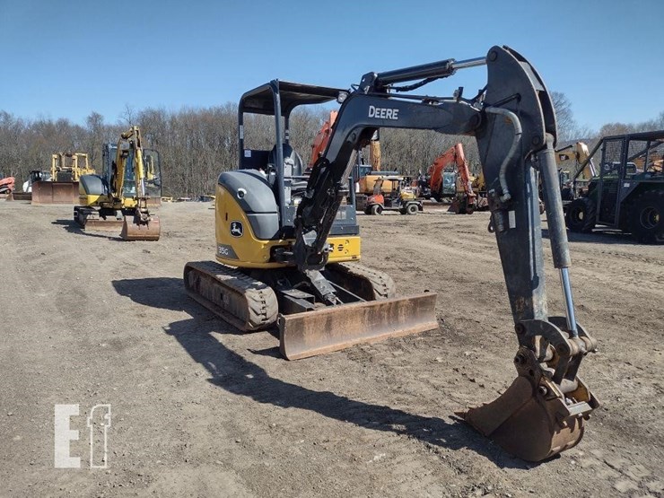 2022-deere-35g-image-46