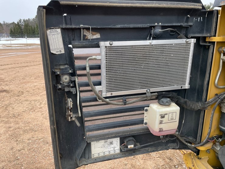 2019-caterpillar-299d2-xhp-image-32