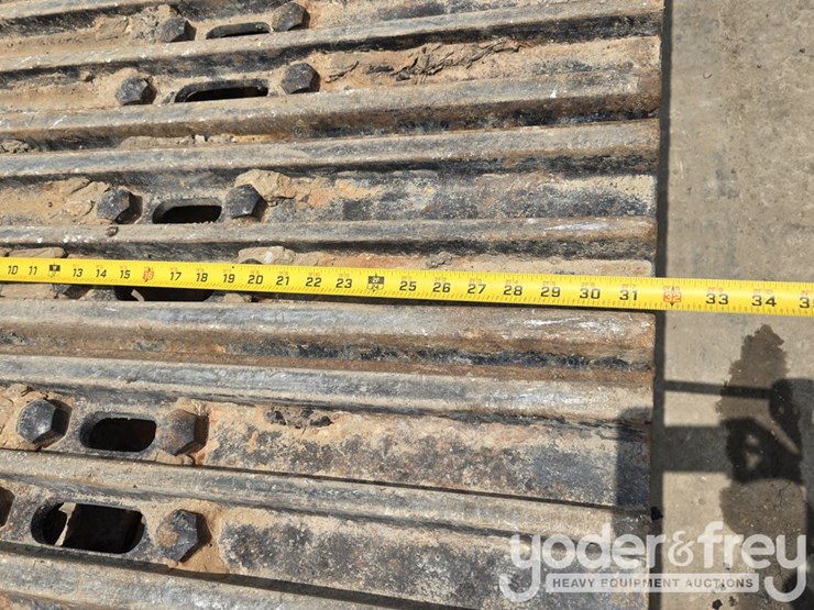 2019-caterpillar-330-image-21