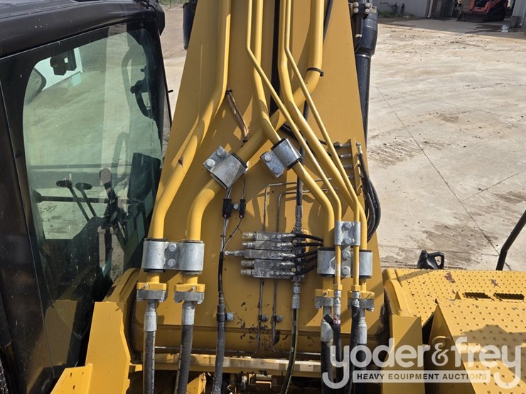 2021-caterpillar-336-image-94