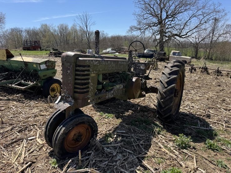 john-deere-b-image-3