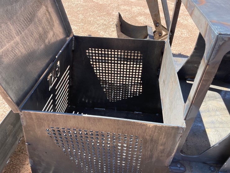 caterpillar-60-image-9