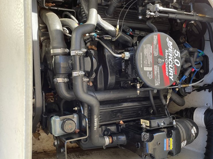 #1572-•-2005-tahoe-204-boat-(has-wi-title)-image-27