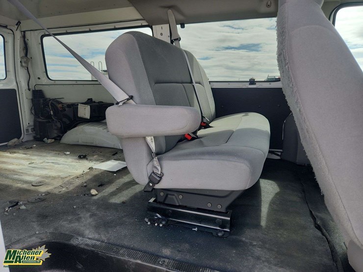 2009-ford-cargo-image-16