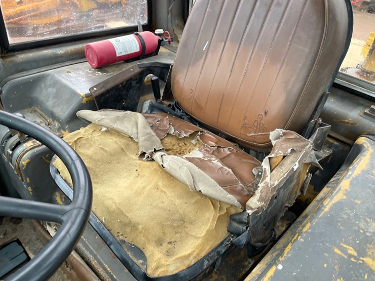 1979-caterpillar-930-image-21