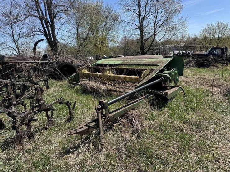 large-lot-of-scrap-machinery/vehicles-image-4