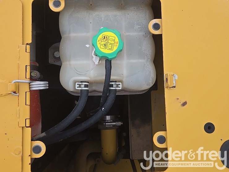 2021-caterpillar-336-image-56