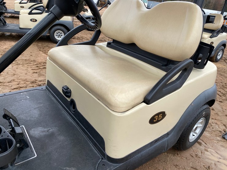 #1585-•-club-car-electric-golf-cart-with-charger-image-15