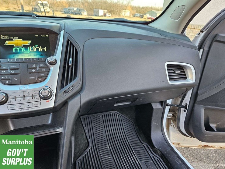 2016-chevrolet-equinox-lt-image-28