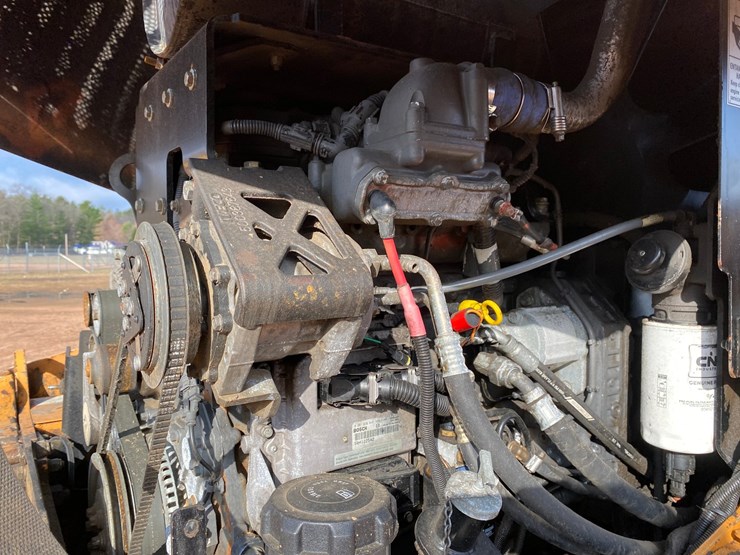 2012-case-521e-image-14