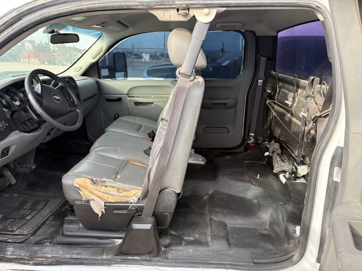 2013-chevrolet-silverado-2500-image-5