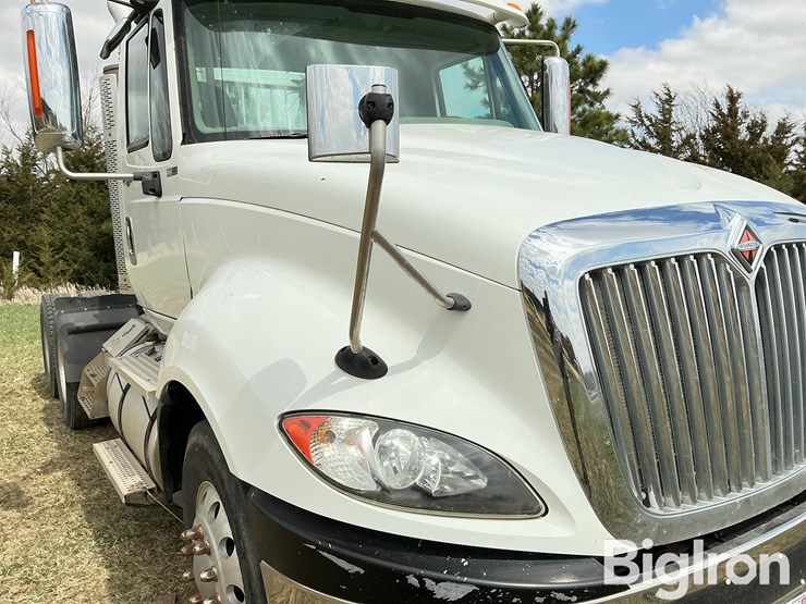 2013-international-prostar-image-12