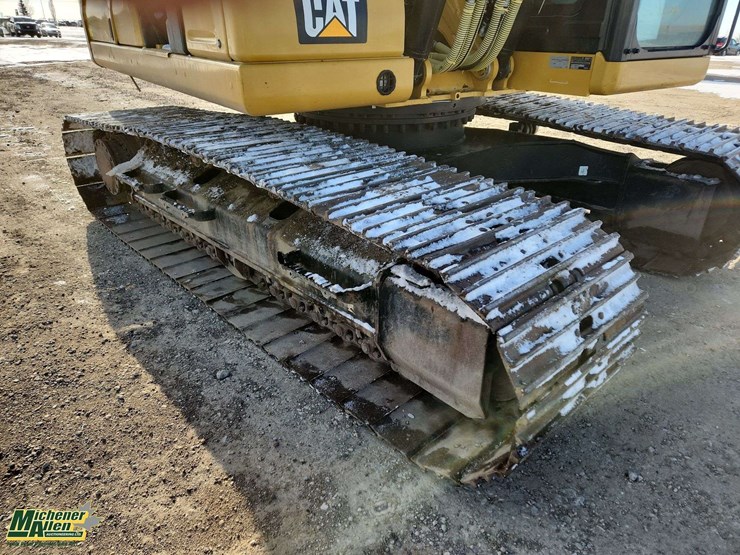 2019-caterpillar-320-image-31