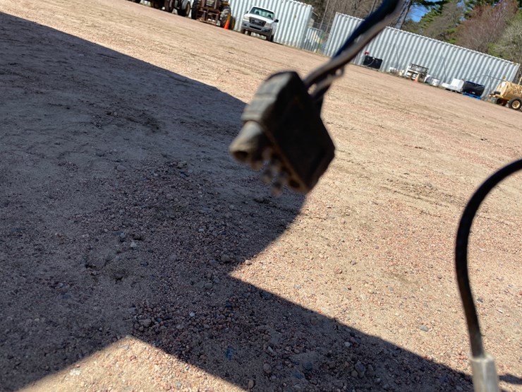 #1572-•-2005-tahoe-204-boat-(has-wi-title)-image-11