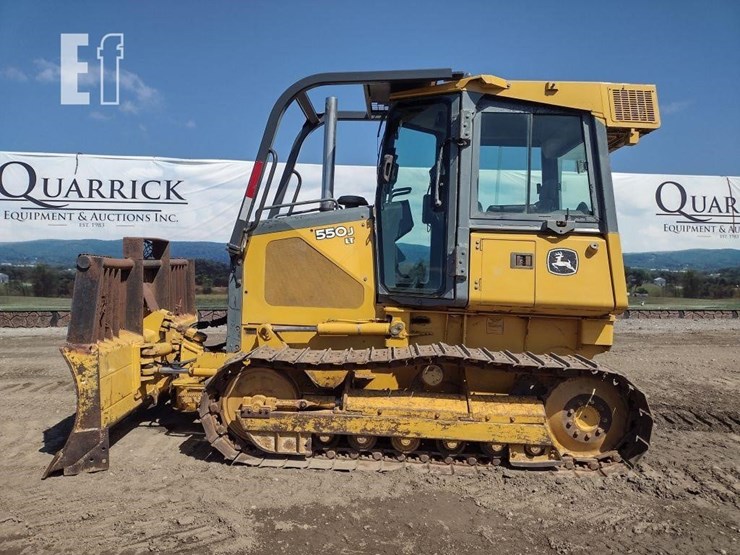 2006-deere-550j-lt-image-1