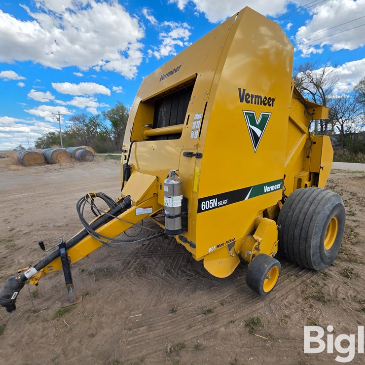 2016 VERMEER 605N